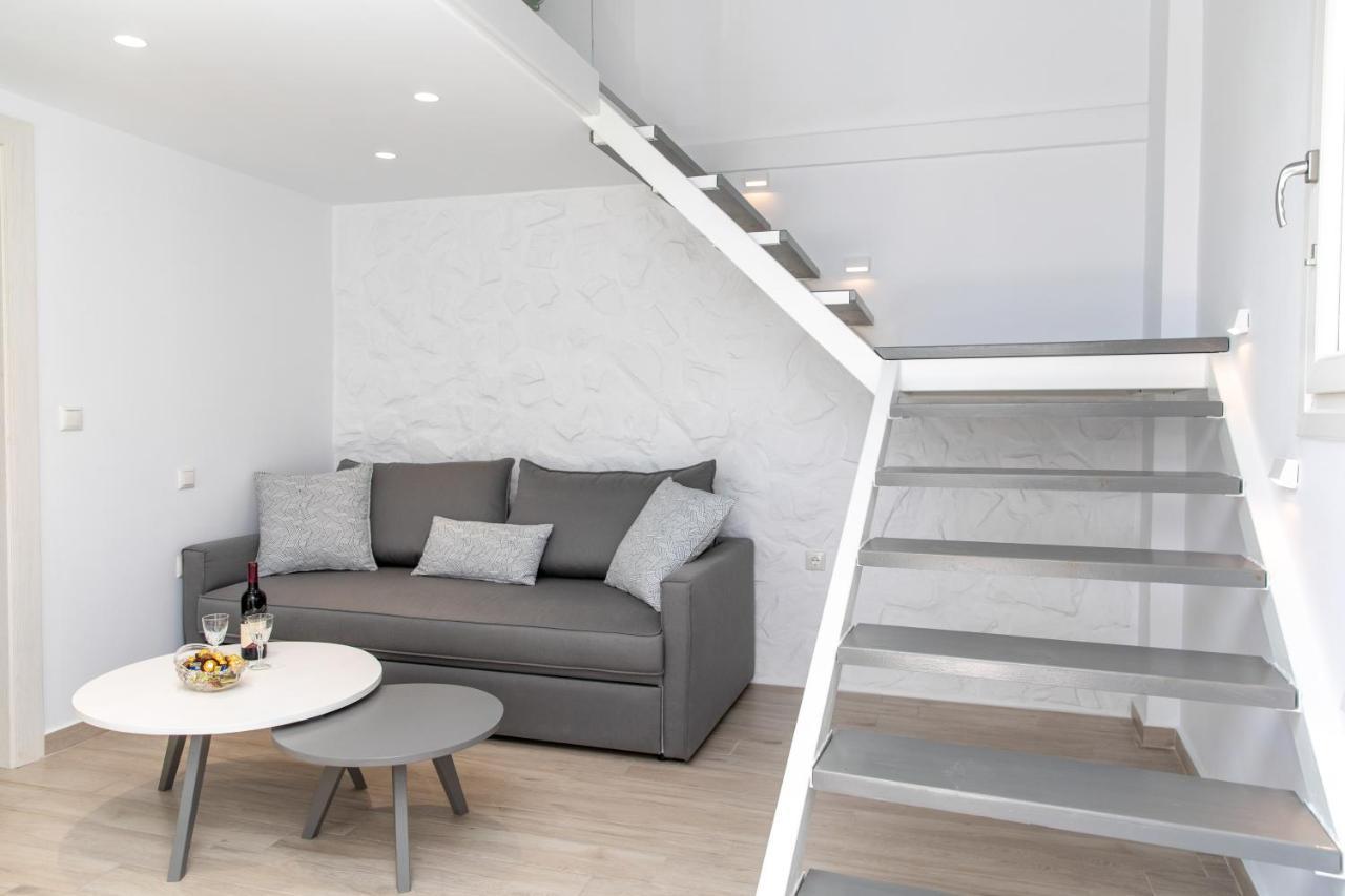 Marina'S Suites Naxos City Esterno foto