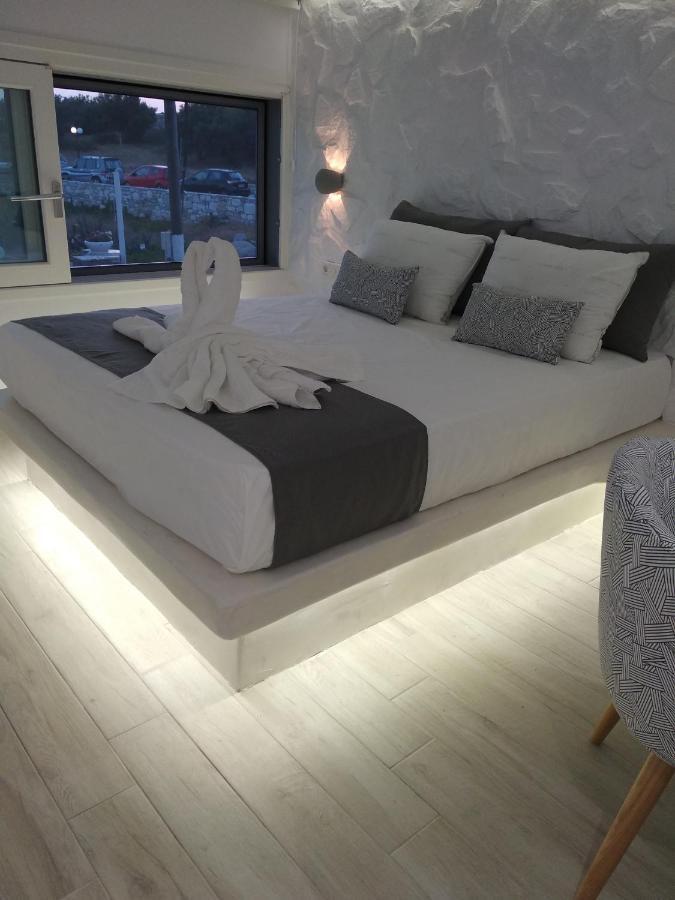 Marina'S Suites Naxos City Esterno foto